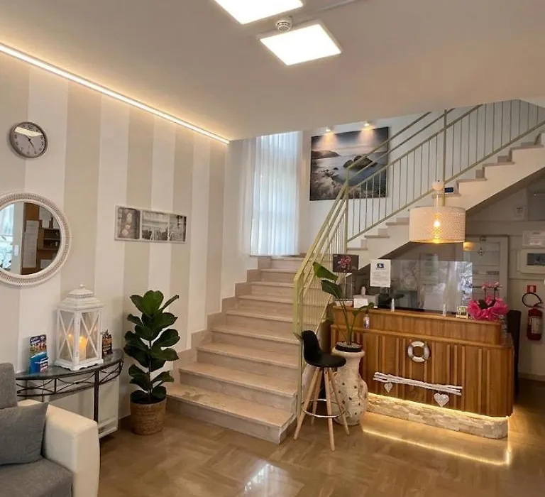 B&B - Meuble' - Hotel " Cordiale "-1
